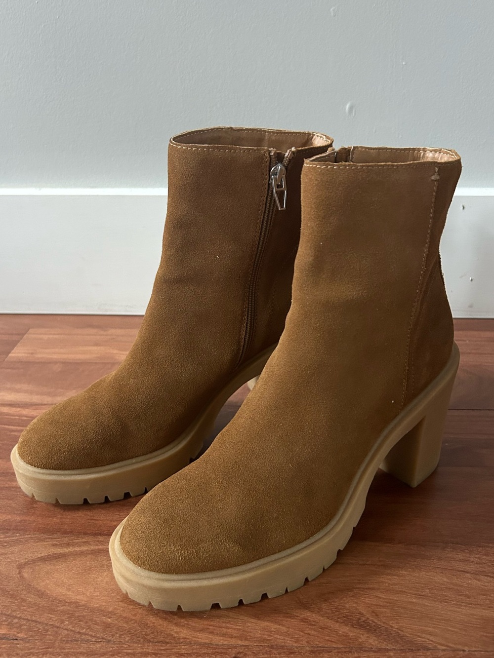 EUC Dolce Vita Celia Boots Women’s Size 8.5 Leather Ankle Booties Western Chic - Picture 3 of 13